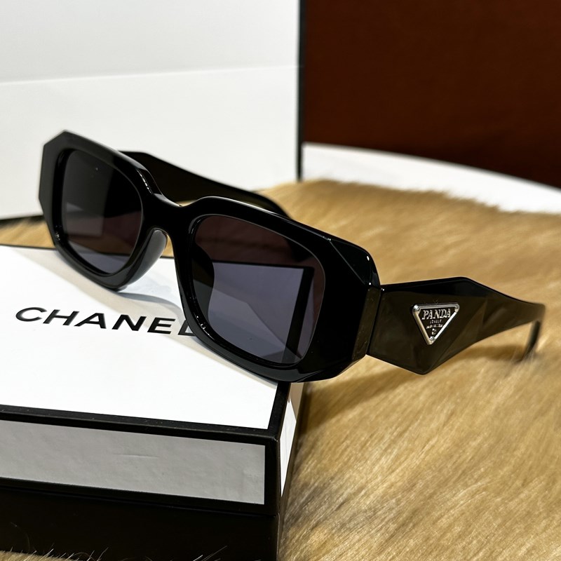 复古倒三角标墨镜女级感2025新款时髦个性显瘦方框黑色太阳眼镜