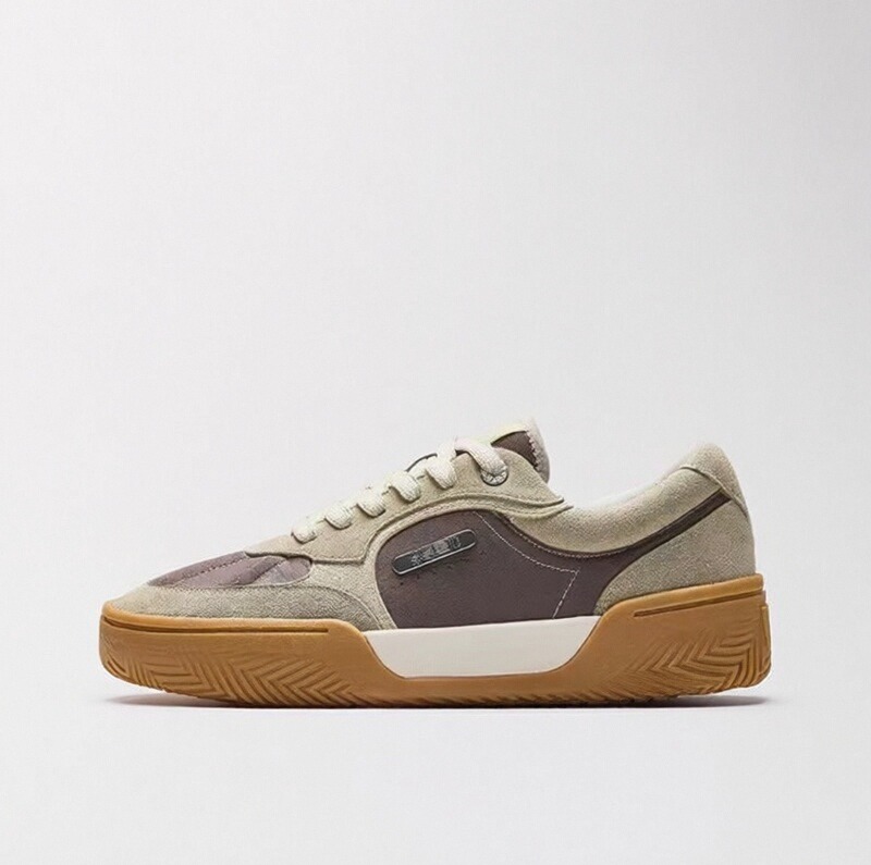 安踏HELATRIBE舒适百搭板鞋