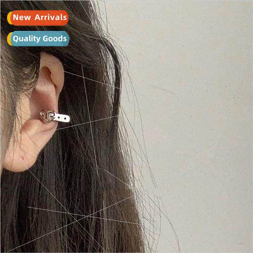 Heart-shaped belt earrings retro HK flavor love ear bone cli
