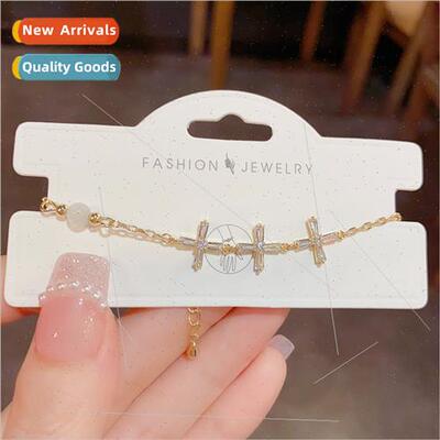 Fashion che Zirconia Three Flowers Bracelet Hundred HJewelry