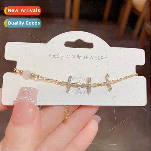 Fashion che Zirconia Three Flowers Bracelet Hundred HJewelry