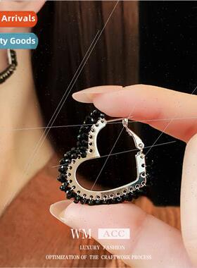 Skeletonized black beaded heart metal earrings earrings vers