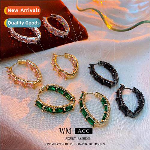 Emerald zirconia droplets V-shaped earrings French niche ear