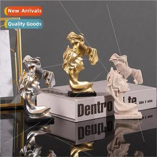 Europe kiss mini ornament living room TV cabinet wine cooler