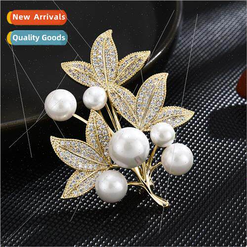 mple high-grade copper zirconia high shine pearl leaf brooch