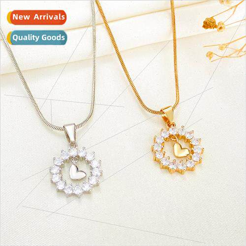 new sweet heart pendant collarbone chain female Korean hollo