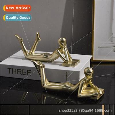 Creative Thinking Man Reading Book Ornament Modern mple Home
