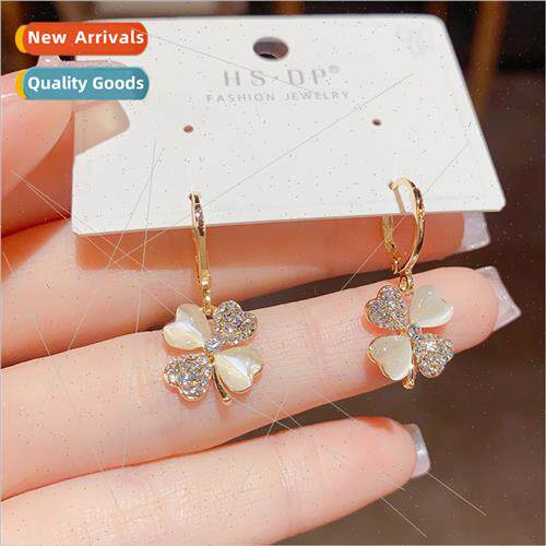 Summer new fashion sweet four-leaf flower ear buckle female
