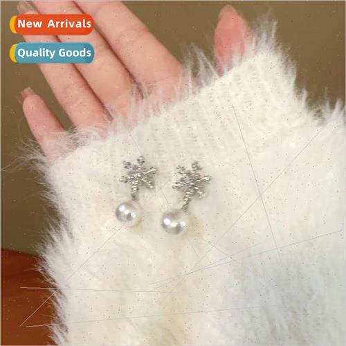 Autumn winter Christmas snowflake pearl earrings female sens