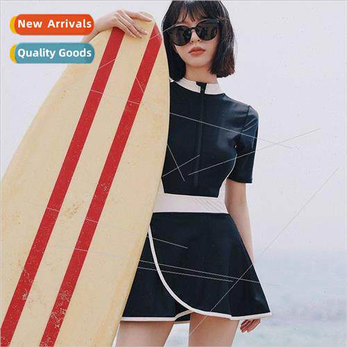 Short-sleeved one-piece conservative swimsu womens swimming