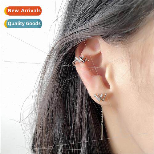W letter ear clips whout ear holes niche delicate W ear chai