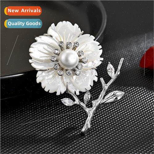 Whe mother-of-pearl flower brooch female high-end luxury su