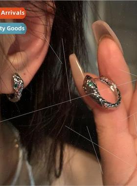 Super hot snake earrings buckle earrings female 2023 new  ea