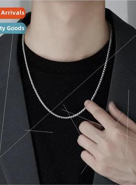 Europe men versatile tanium steel twist lockbone chain neckl