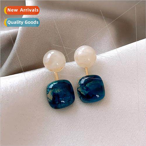 mple fall winter earrings female niche resin geometric earri