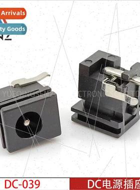 DC Power Socket DC-039 Plug-in Tripod Horizontal Bayonet Fem