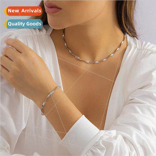 Personalized metal collarbone chain jewelry women mple wild