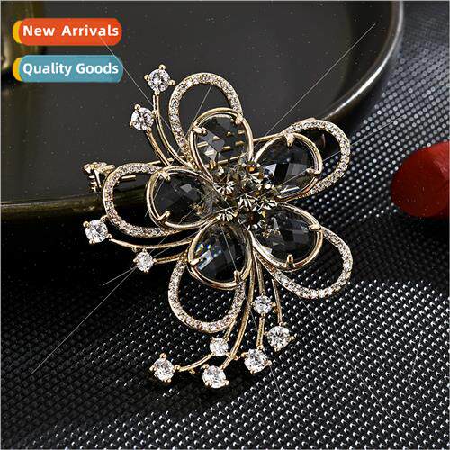 Delicate crystal flower brooch female fashion zirconia anti-