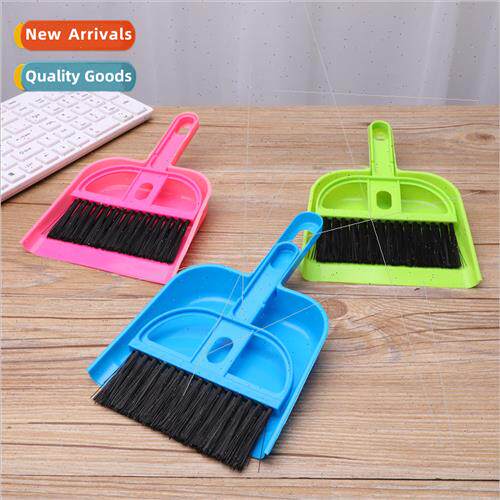 Mini Desktop Sweeper Car Brush Leaf Sweeper Car Cleanup Desk