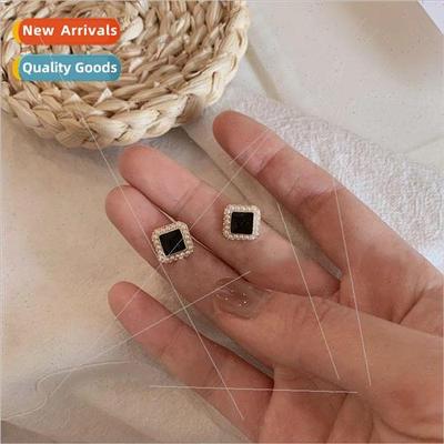 Sweet niche French girl pearl earrings female 2022 new tide