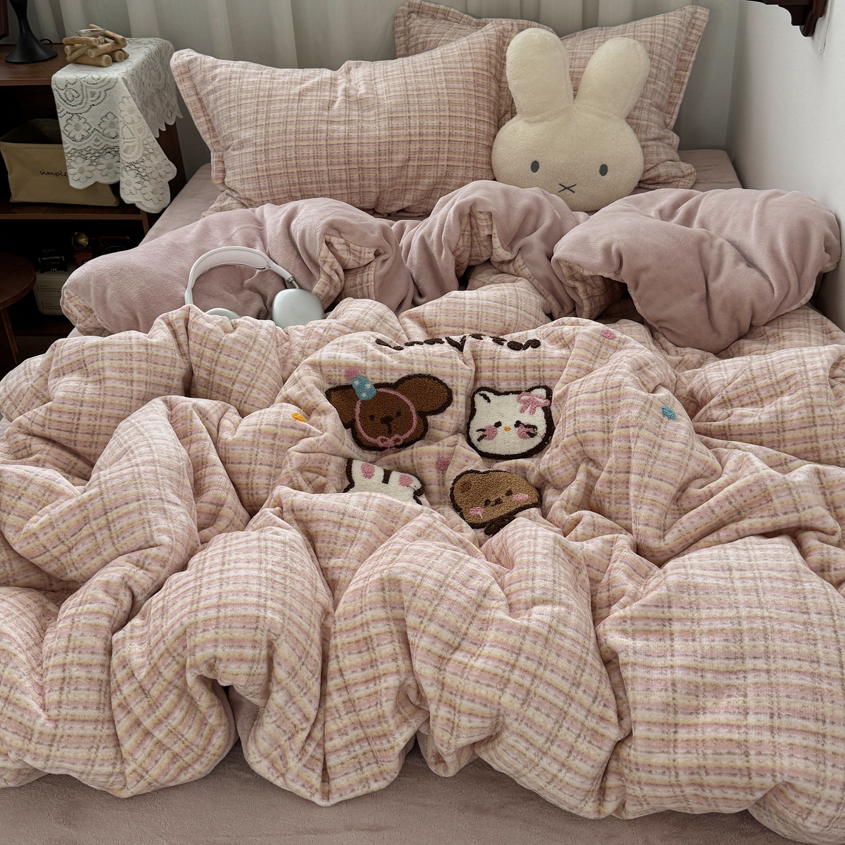 冬季保暖加厚牛奶绒毛巾绣四件套