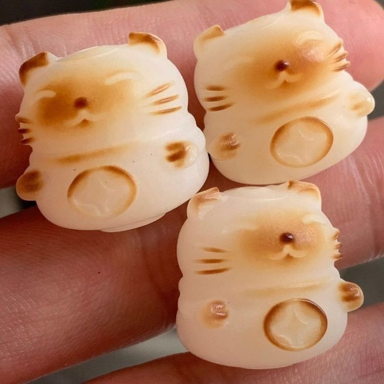 正品炭烤招财猫菩提散珠diy吊坠挂件白玉菩提根雕刻高油高密配饰