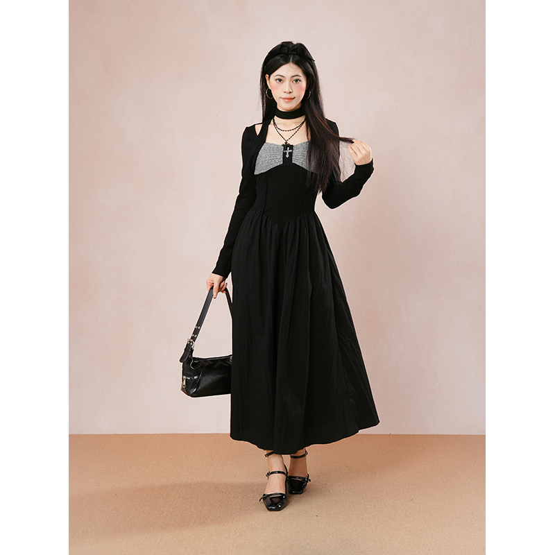 里摩画廊 赫本风黑色连衣裙秋季新款长袖收腰大摆裙高级气质长裙
