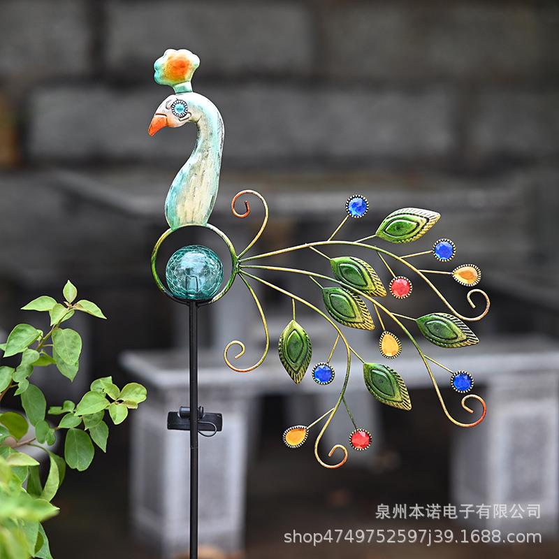 跨境太阳能铁艺孔雀地插路灯草坪花园庭院景观装饰孔雀灯地插摆件