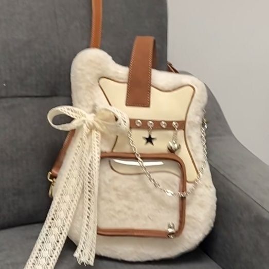 小众百搭可爱毛茸茸双肩包原创秋冬休闲简约手提单肩吉他背包痛包