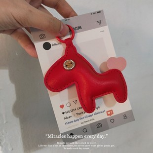 新年红小马包包挂件可爱皮质有钱马公仔挂饰书包搭子装饰挂件
