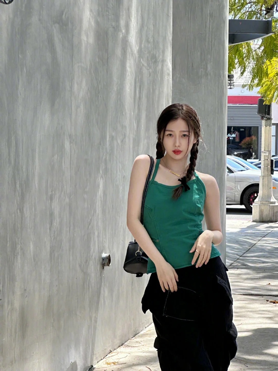 虞书欣同款绿色露背吊带交叉绑带背心设计纯欲风辣妹性感显瘦上衣