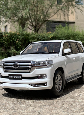 其辉适用于丰田酷路泽LC200 SUV陆地巡洋舰1:18合金仿真汽车模型