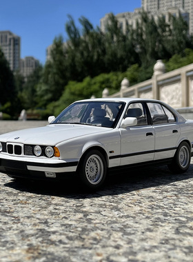 迷你切minichamps 1:18宝马535i (E34) 1988 合金汽车模型宝马5系