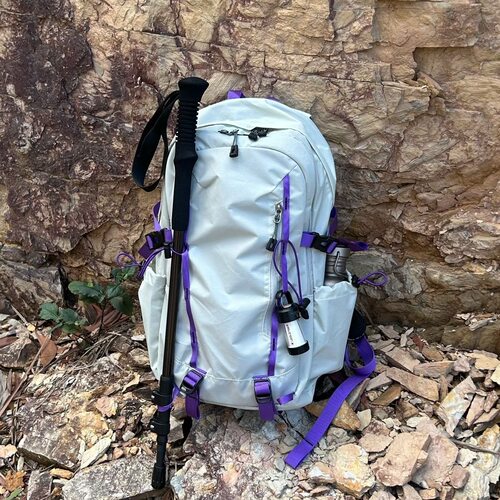 户外包双肩包 30L大容量轻便多功能旅行登山徒步背包 通勤