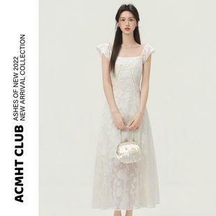 法式温柔轻奢小飞袖方领连衣裙女夏季新款高级感气质收腰显瘦长裙