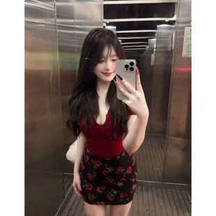 AWMUMU夏季新款针织V领短袖T恤女短款辣妹纯欲上衣玫瑰花半裙套装