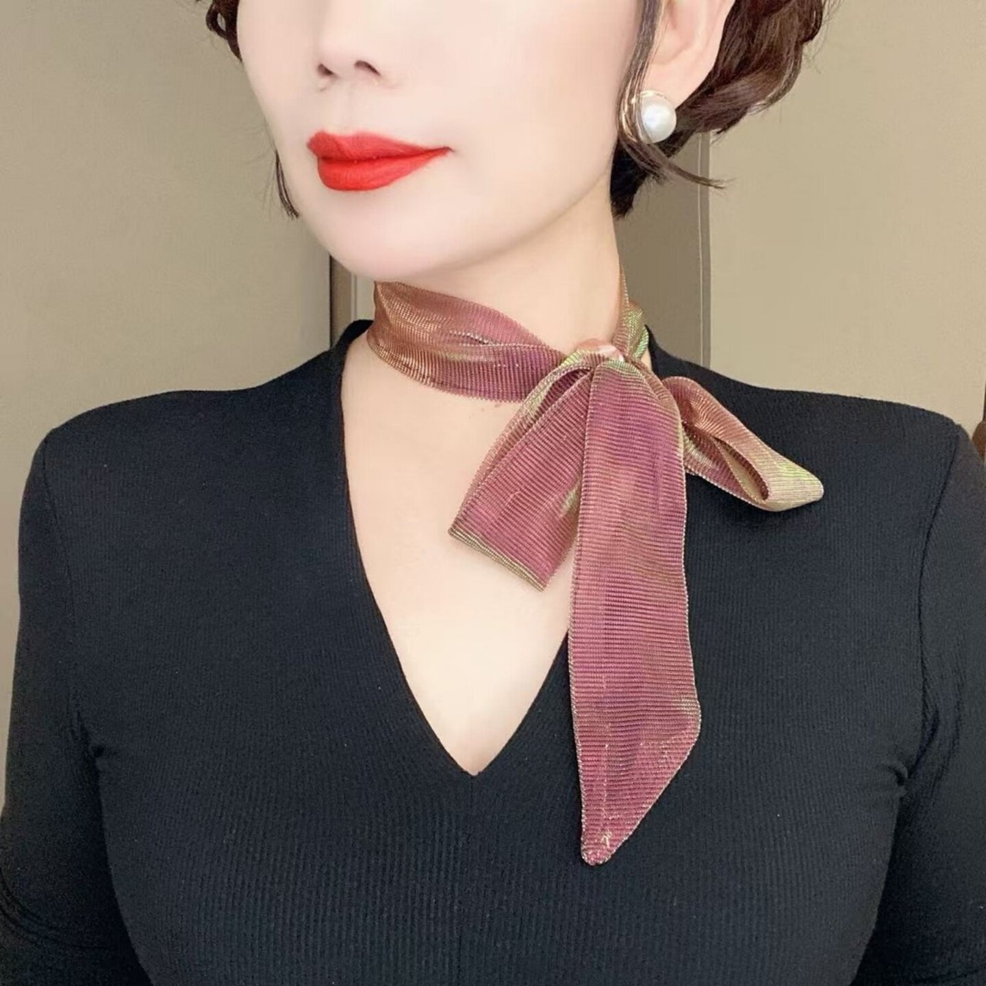 2026春夏炫彩挂珠小方巾百搭
