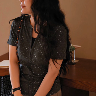 NILICO陈媚【星辰】复古闪银印花明线亨利领短袖显瘦修身T恤