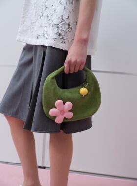 RedRef 进口小牛绒花朵撞色包手拎包