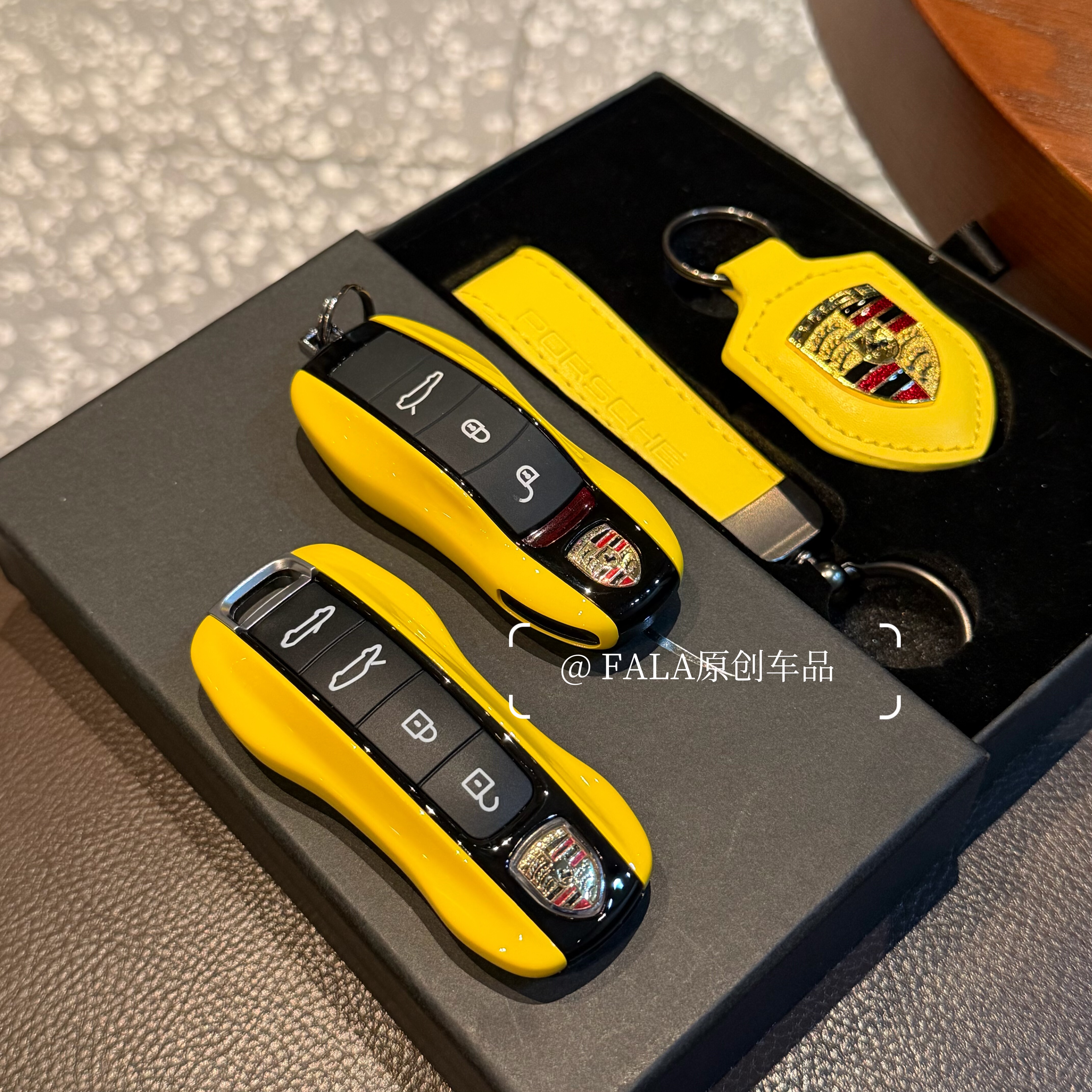 26款适用新保时捷竞速黄911钥匙壳卡宴Macan帕拉梅拉992taycan718