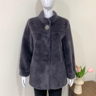 妈妈秋冬装洋气皮草外套2025新款中老年女时尚水貂绒皮毛一体大衣