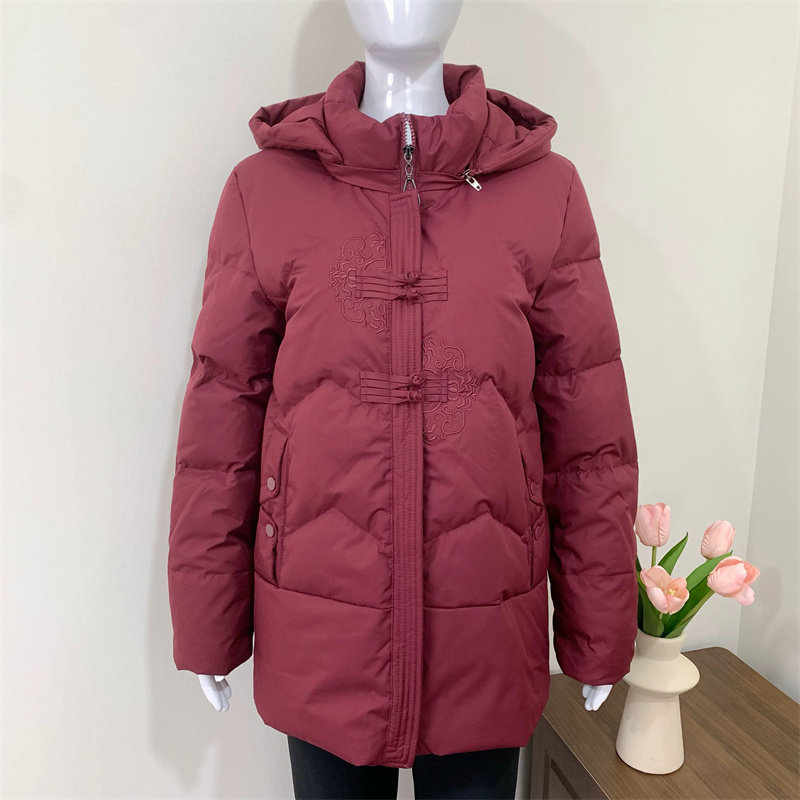 妈妈冬装中长款连帽加厚羽绒服女