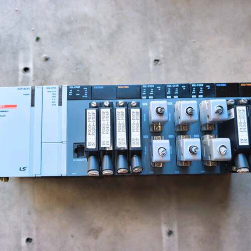 可维修产电PLC一套，型号XGP-ACF2、XGK-CPUE、议价