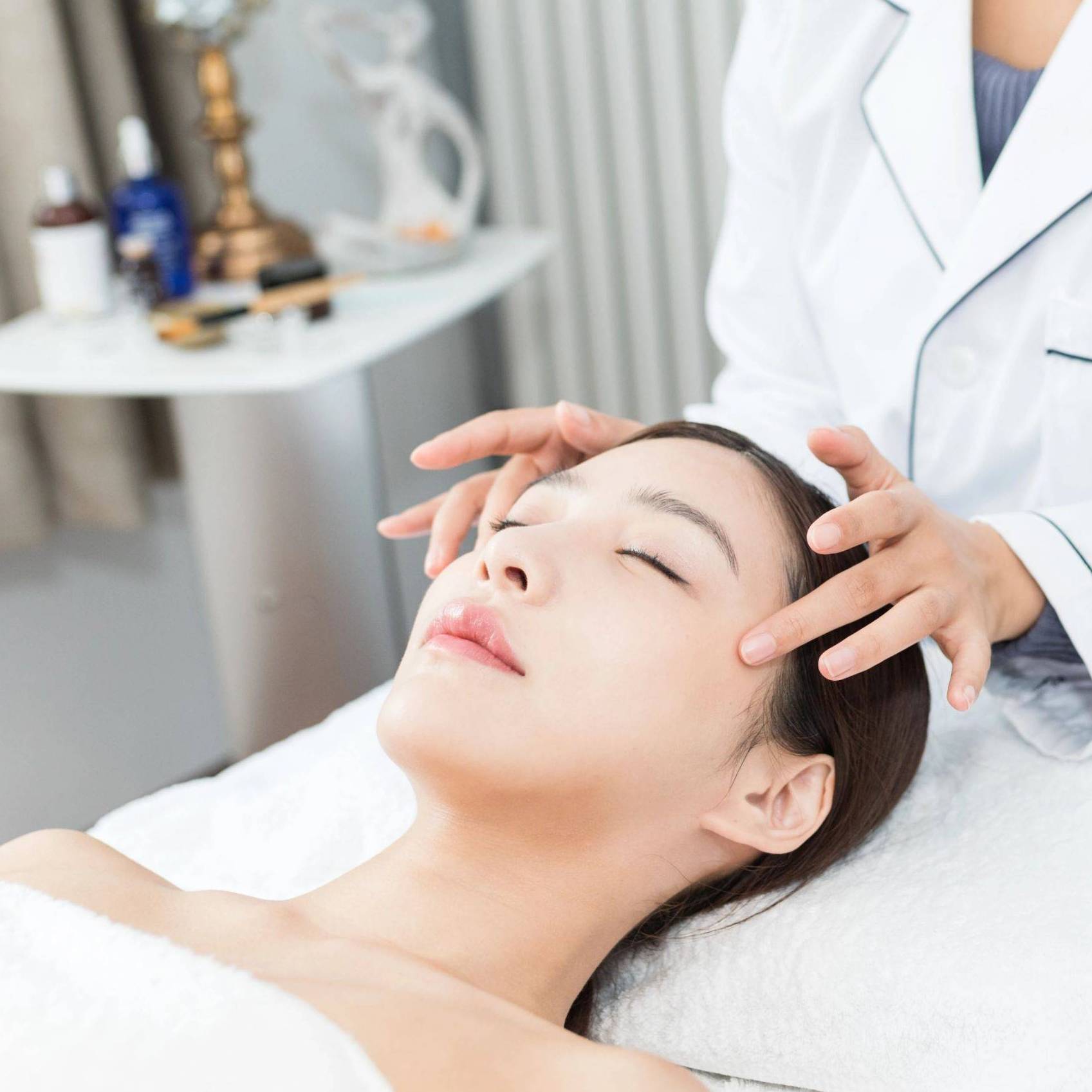 脸部Q弹水润强效补水SPA