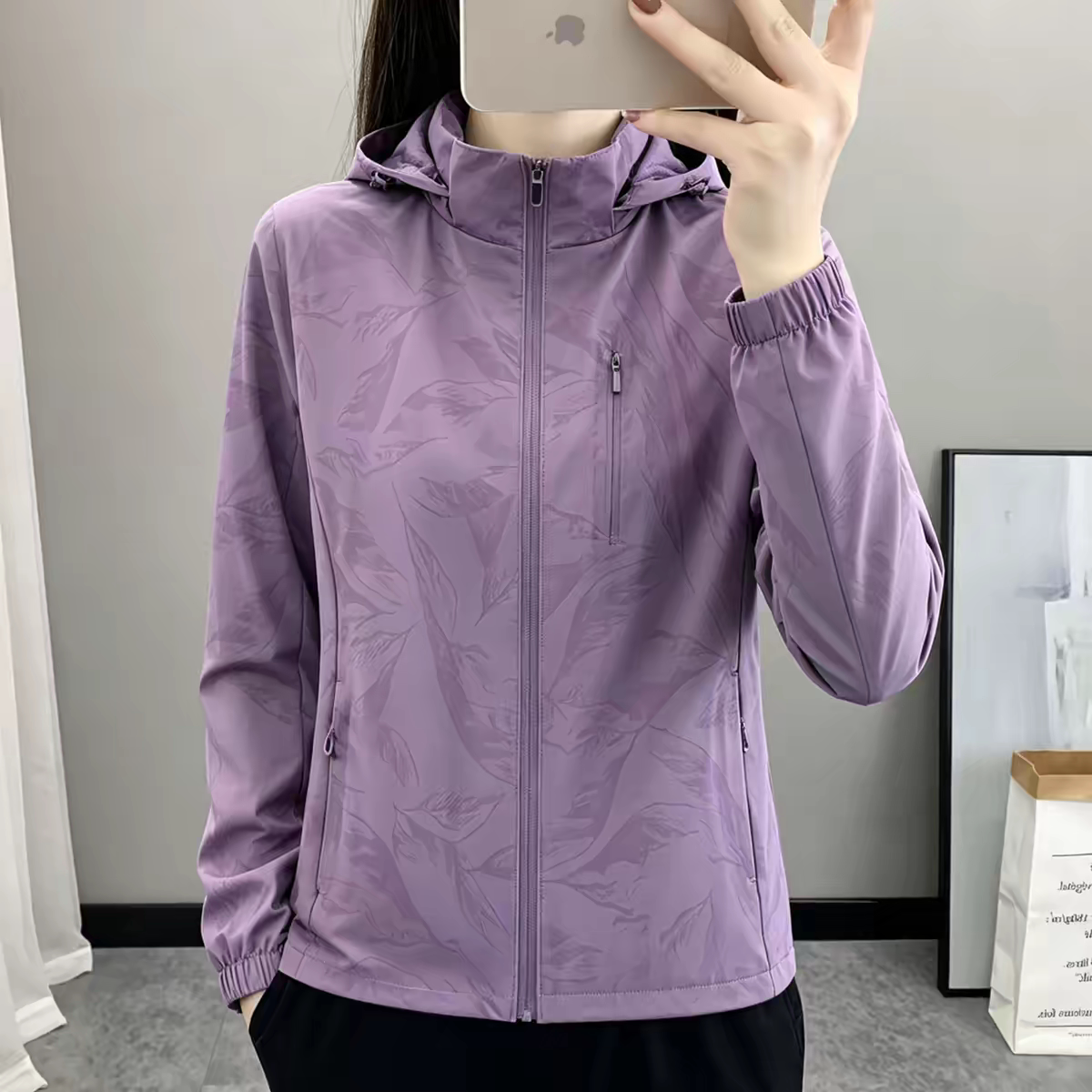 春秋女防风防水透气登山冲锋衣