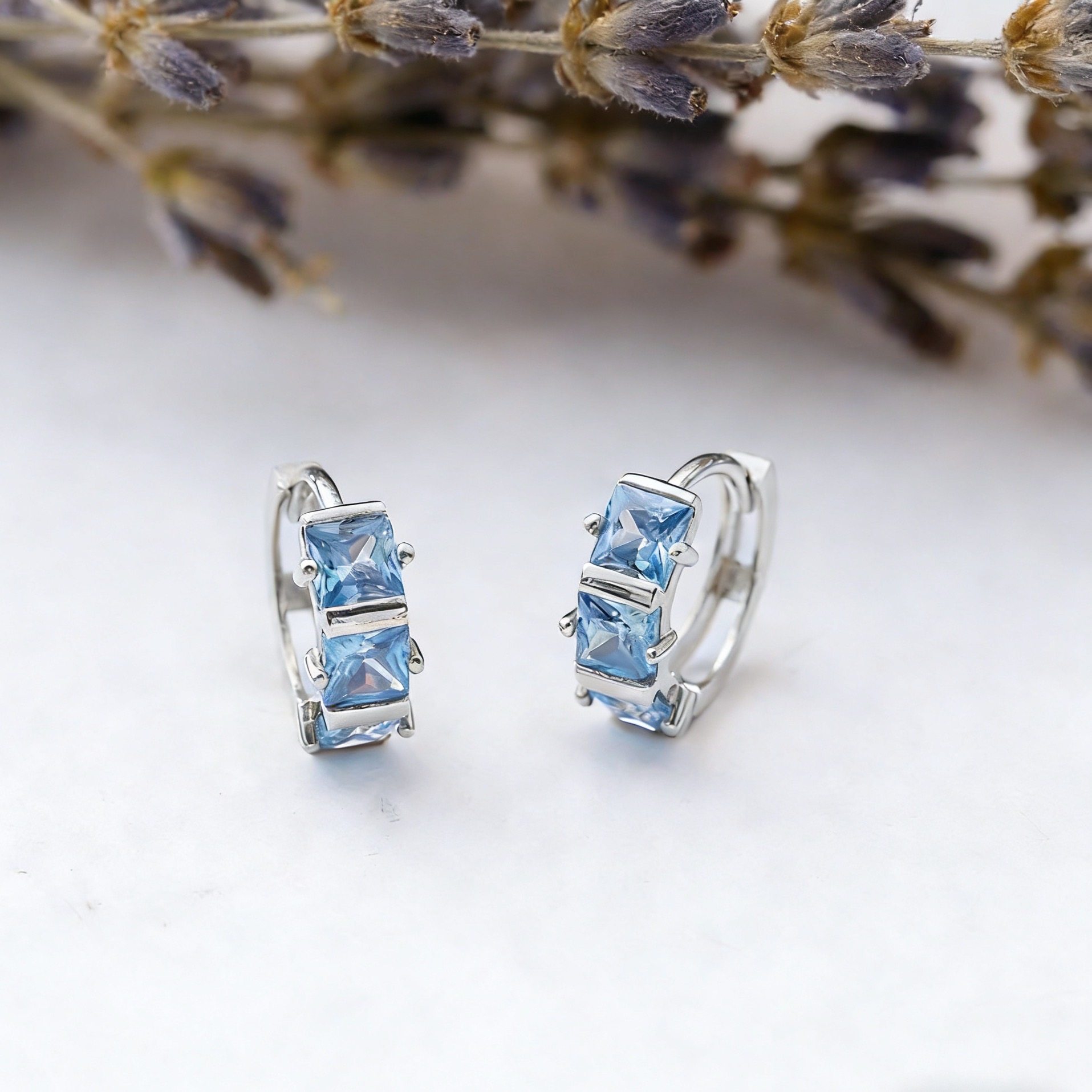 赛里木~纯银镀18K金耳环耳饰四方蓝锆石一排耳扣气质小众设计复古,饰品/流行首饰/时尚饰品新,银饰耳饰,淘宝优惠券,粉丝福利购,淘宝优惠卷