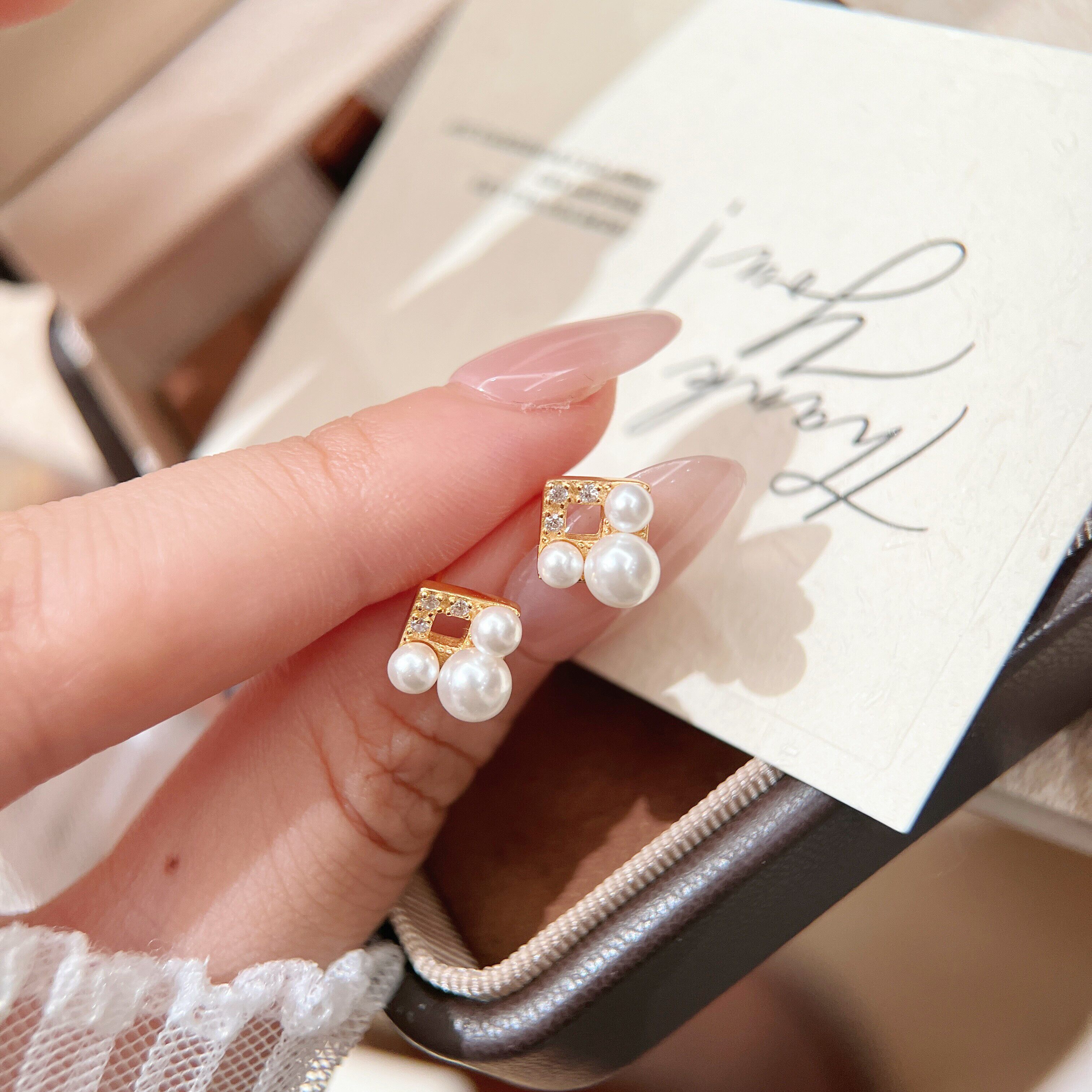 S925银镀白金珍珠耳钉女简约气质