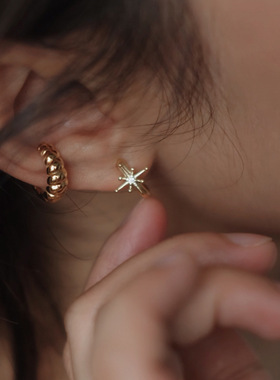 ROMANTIC北极星S925纯银镀18K金星星简约日常中性圈圈小耳扣耳环