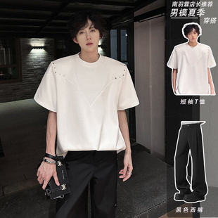 金属装饰解构垫肩T恤男模套装设计感小众廓形正肩短袖冰丝西裤子