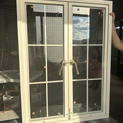 奶油风格子落地窗全铜把手